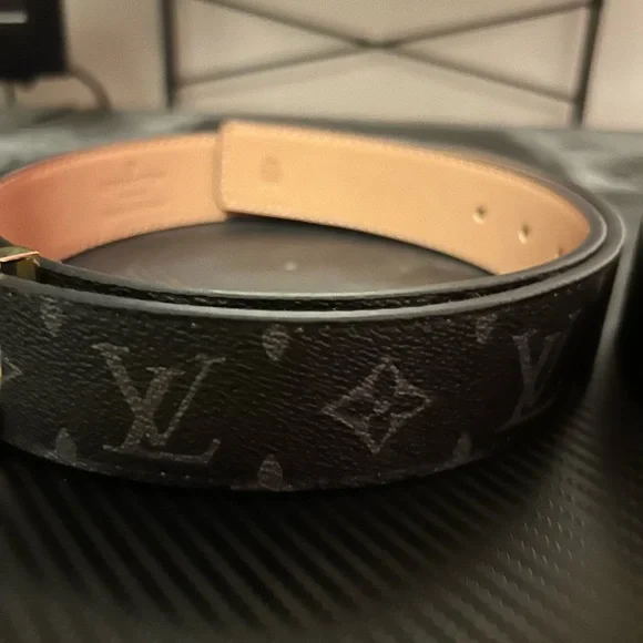 Louis Vuitton Gold Buckle Black Leather Belt - Picture 2 of 2